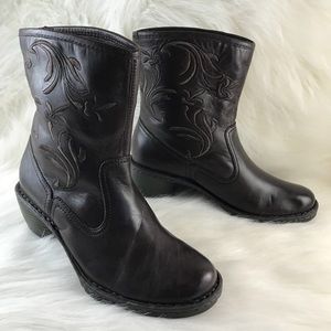 Eastland Dark Brown Cowboy  Boots Women’s Size 6